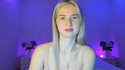 Snapshot of mellina_tey chatting on March 9, 10:19 pm Mellina online show from March 9, 10:19 pm
