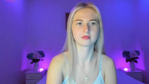 Snapshot of mellina_tey chatting on March 11, 10:09 pm Mellina online show from March 11, 10:09 pm