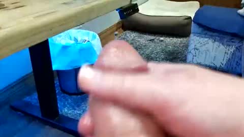 mellomike online show from April 3, 4:58 pm