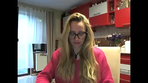 Snapshot of melly_rosey chatting on September 29, 6:23 am Melly online show from September 29, 6:23 am
