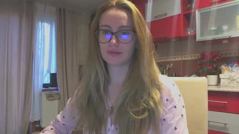 Snapshot of melly_rosey chatting on January 23, 7:22 am Melly online show from January 23, 7:22 am