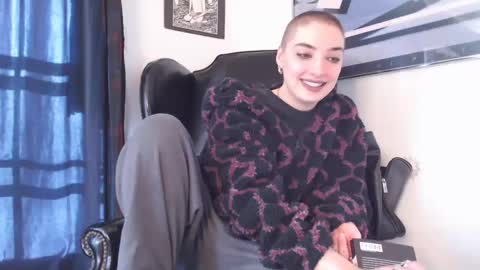 Majesty 3 online show from December 7, 3:25 pm