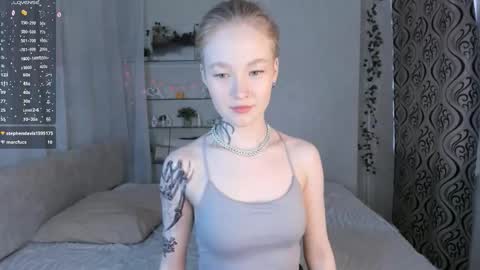 melodievejar online show from March 18, 4:40 am