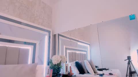 melodycharlotte online show from December 4, 12:27 pm