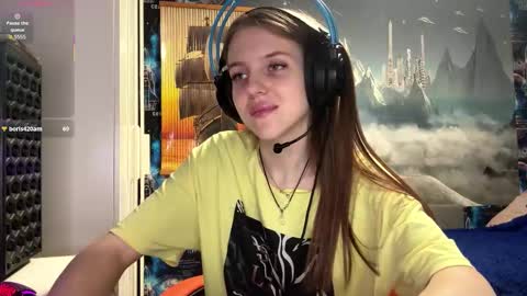 Hi Im Aria 18 years old online show from November 22, 1:42 pm