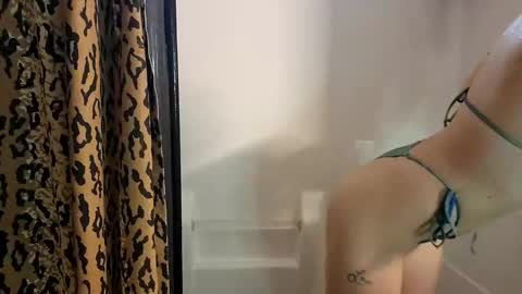 meltingmynx online show from January 16, 1:42 pm