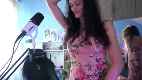 Snapshot of memisecrets chatting on September 24, 2:57 pm Megumi  Aina online show from September 24, 2:57 pm