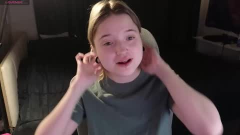 meowme online show from February 23, 12:24 am