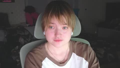 meowme online show from December 15, 6:59 pm