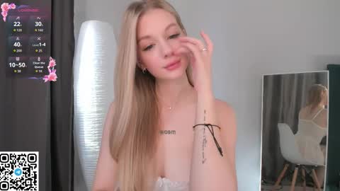 Snapshot of meowmonica chatting on September 11, 7:09 am Monica online show from September 11, 7:09 am
