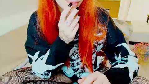 Snapshot of meowroslava chatting on October 20, 2:44 pm meowroslava online show from October 20, 2:44 pm