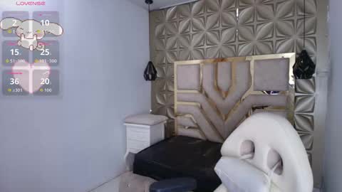    online show from November 3, 7:37 pm