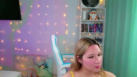 Molly online show from March 25, 4:30 am