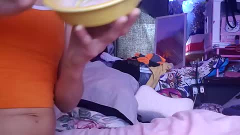 Snapshot of merelyalover chatting on February 5, 12:10 am gurlnips online show from February 5, 12:10 am