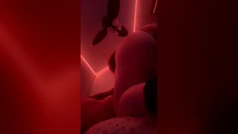 meridapricess online show from May 23, 4:30 am