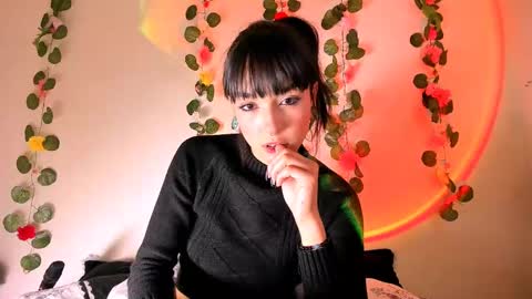 Snapshot of merlynn_ chatting on March 10, 8:39 am Diane 3 online show from March 10, 8:39 am