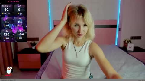 Snapshot of merymidnight chatting on September 23, 5:56 am merymidnight online show from September 23, 5:56 am
