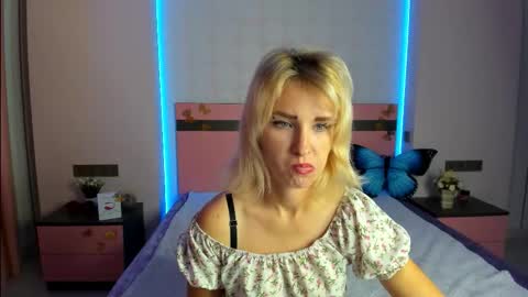 Snapshot of merymidnight chatting on September 30, 6:13 am merymidnight online show from September 30, 6:13 am