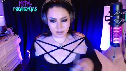 Snapshot of metalpocahotass chatting on October 17, 11:42 pm MetalPocahotass online show from October 17, 11:42 pm
