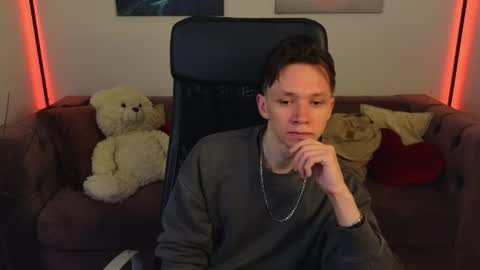 MEVERIK OUSHEN online show from June 19, 8:37 pm