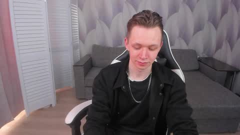 MEVERIK OUSHEN online show from April 11, 12:53 pm