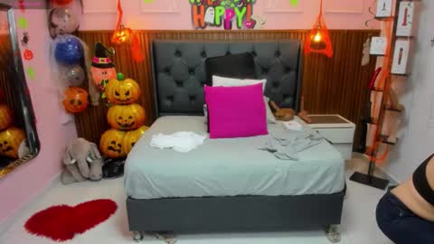 meylagia online show from October 27, 3:06 am