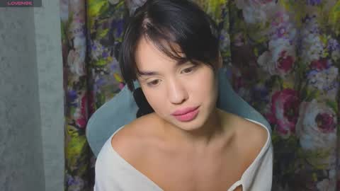 Mia online show from October 27, 8:09 pm