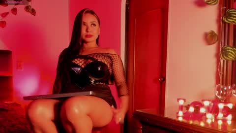 mia___velvet__ online show from June 6, 4:51 am
