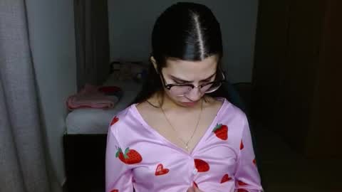 Mia online show from November 26, 2:31 am