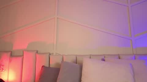 Miaa  online show from April 14, 7:39 pm