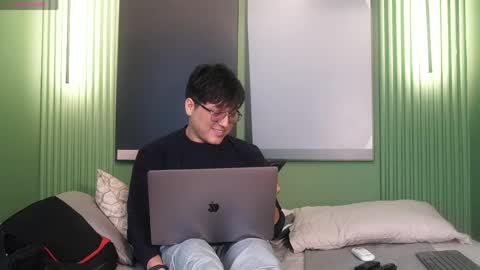 Belmont and Mia online show from April 15, 7:06 pm