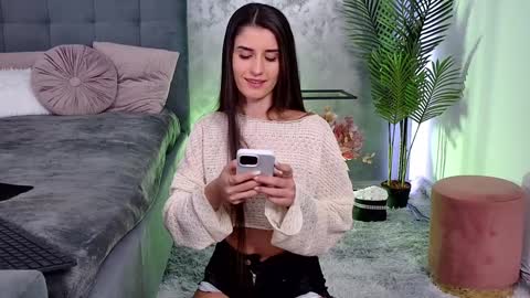 Freya Allen online show from January 12, 8:47 pm