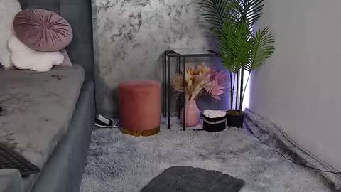 Freya Allen online show from October 13, 9:17 pm