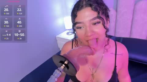 Snapshot of mia_cataleiya chatting on September 26, 11:40 am mia online show from September 26, 11:40 am