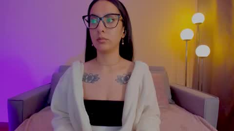 Sarah Luna online show from March 5, 7:56 pm