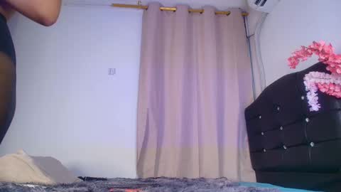 Mia online show from September 30, 11:48 pm