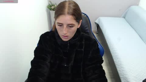 Mia online show from January 9, 2:01 pm