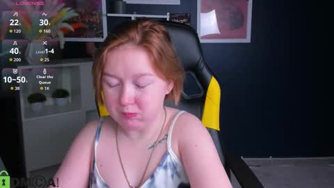 Mia online show from November 11, 2:47 am