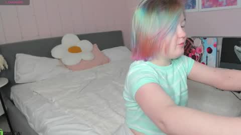 Mia online show from February 3, 2:19 am