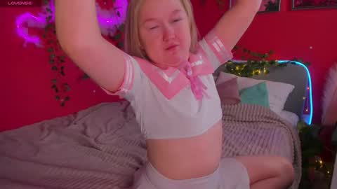 Mia online show from March 9, 3:00 am