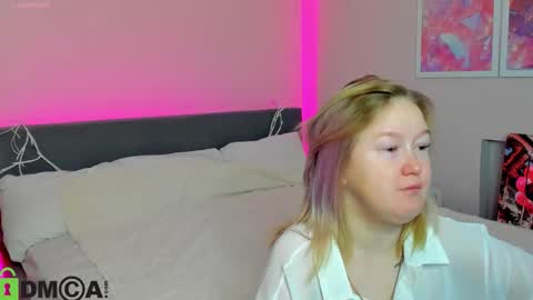 Mia online show from October 13, 2:46 am