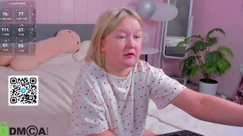 Mia online show from March 22, 8:29 am