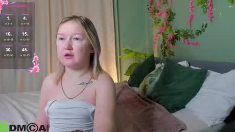 Mia online show from October 7, 8:10 am