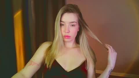 Mia online show from January 8, 5:59 am