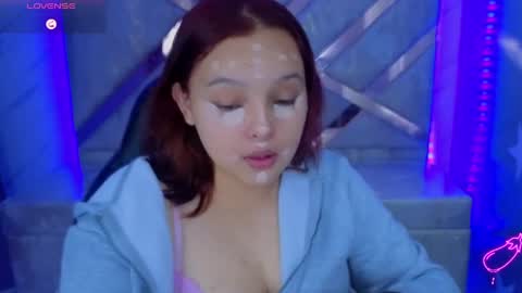 Mia online show from May 25, 1:06 pm