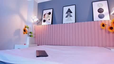 Mia  online show from April 13, 12:20 pm