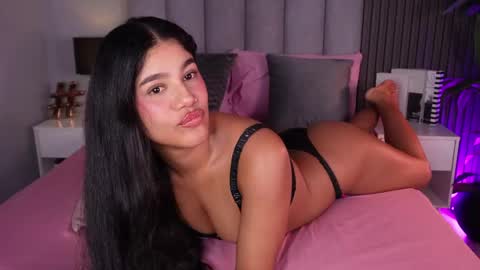 Mia  online show from April 12, 1:15 pm