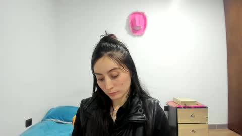 Snapshot of mia_kanee chatting on December 6, 4:52 am mia kaneee online show from December 6, 4:52 am