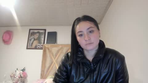 Snapshot of mia_kanee chatting on September 19, 1:43 am mia kaneee online show from September 19, 1:43 am