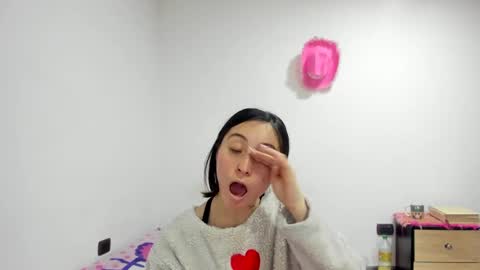 Snapshot of mia_kanee chatting on December 11, 12:23 am mia kaneee online show from December 11, 12:23 am
